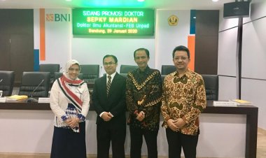 Lulus Cumlaude, Ketua Program Studi Akuntansi Syariah STEI SEBI Raih Gelar Doktor Dengan IPK 3,9