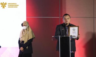SEBI Social Fund mendapatkan Penghargaan Sebagai Program Fundrising Terbaik untuk Kategori Perguruan Tinggi di Indonesia