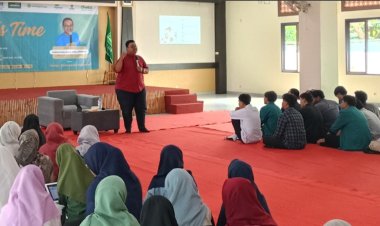 Pembinaan Mahasiswa Penerima Beasiswa 100% di IAI SEBI: Menyiapkan Generasi Unggul dengan Pembekalan Strategis dan Inovatif