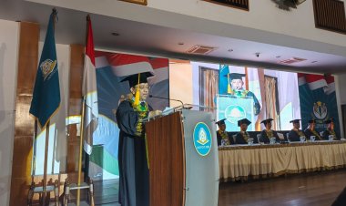 Ketua Yayasan Bina Tsaqofah Ajak Wisudawan SEBI  Bangun Ekonomi Islam Dengan Nurani