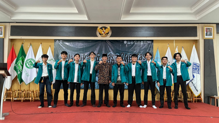 Institut SEBI Depok Gelar Pelantikan dan Masa Orientasi Pengurus Organisasi Mahasiswa Masa Amanah 2025/2026