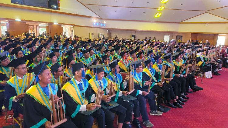 Institut SEBI Selenggarakan Wisuda ke-20, Kukuhkan 171 Sarjana Dengan Berbagai Capaian