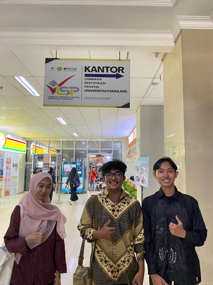 Bangun SDM Unggul Perbankan Syariah, Tiga Mahasiswa Prodi Perbankan Syariah IAI SEBI Kantongi Sertifikasi BNSP